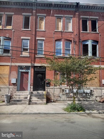 868 E State St, Trenton, NJ 08609