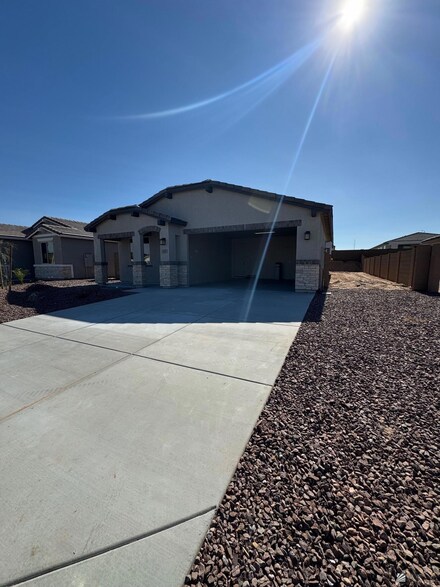 7645 E 35th Place, Yuma, AZ 85365