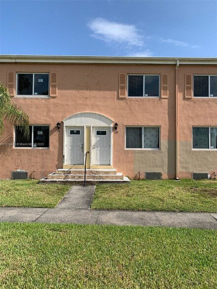 229 NW 84th Terrace Unit 229, Miami, FL 33150