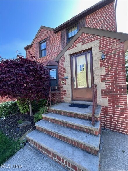 104 Sunnycliff Dr, Euclid, OH 44123