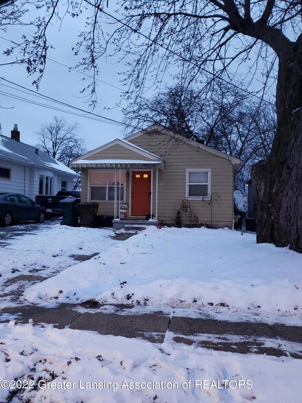 628 N Magnolia Ave, Lansing, MI 48912