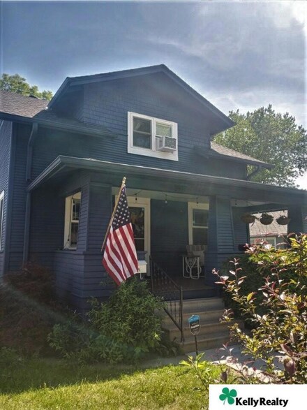 3917 Martha St, Omaha, NE 68105