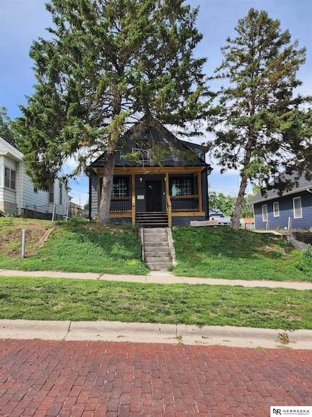 1032 Atlas St, Omaha, NE 68107