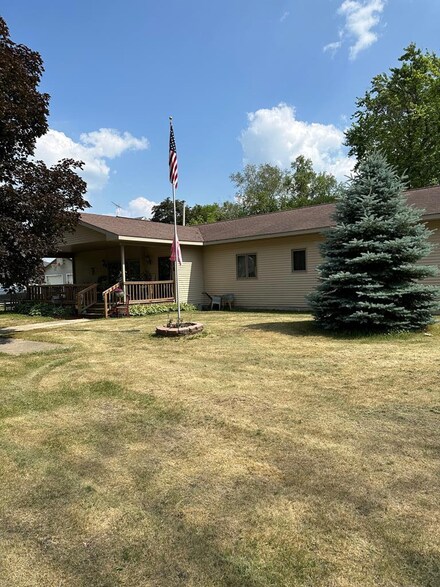 414 NE 3rd St, Eagle Grove, IA 50533