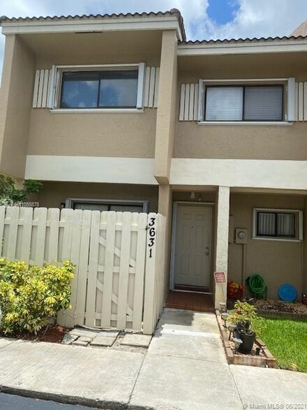3631 NW 91st Ln, Sunrise, FL 33351