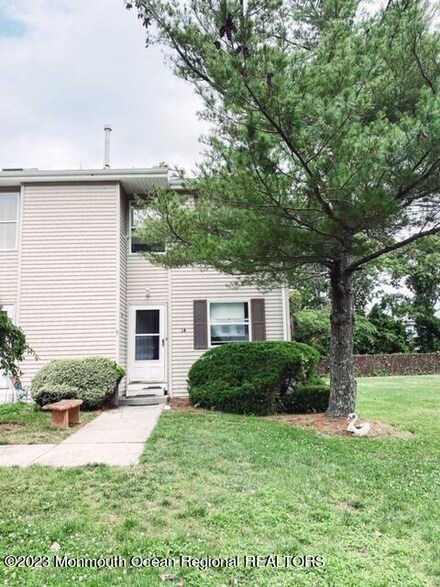 14 Vincent Ct, Little Egg Harbor Township, NJ 08087