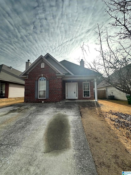 2452 Forest Lakes Ln, Sterrett, AL 35147