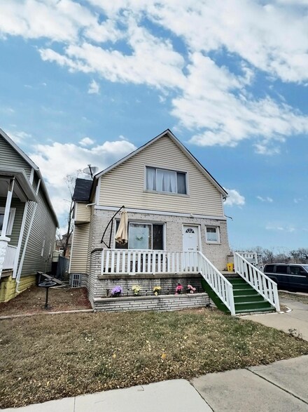 1224 W 15th Ave, Gary, IN 46407