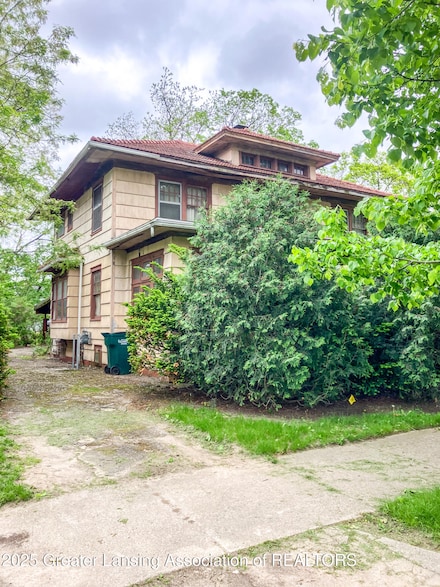 908 N Capitol Ave, Lansing, MI 48906