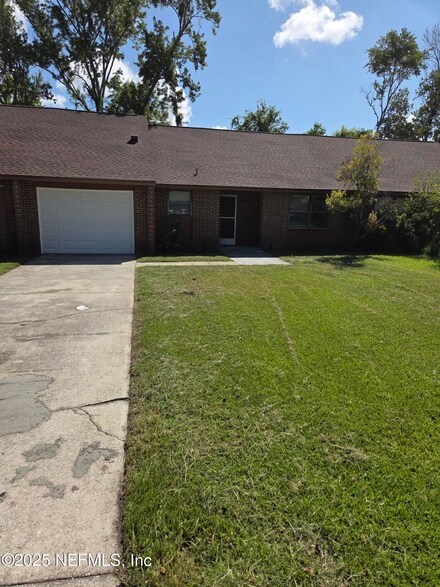 1681 Dogwood Cir, Middleburg, FL 32068