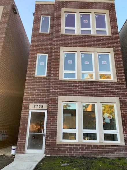 2709 W Polk St Unit 3, Chicago, IL 60612