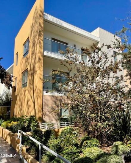 137 S Wilson Ave Unit 201, Pasadena, CA 91106