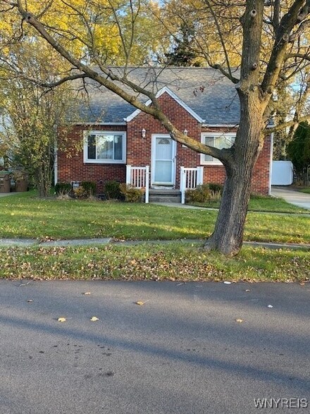 24 Kendale Rd, Buffalo, NY 14215
