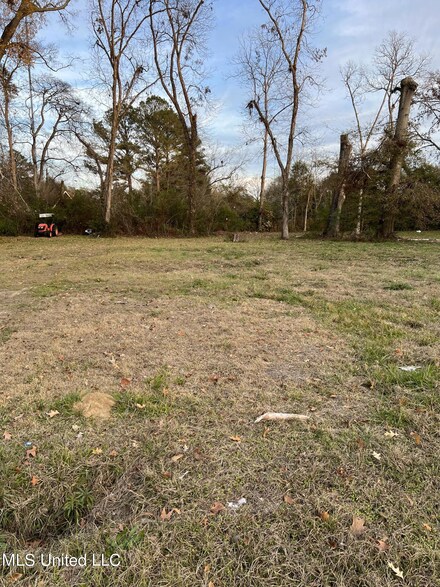 216 Parker St, Canton, MS 39046