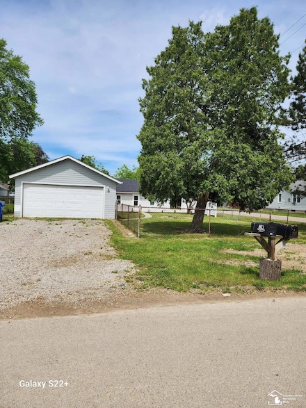 804 Rambow Dr, Monroe, MI 48161