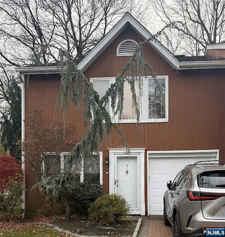 7 Devika Dr, Englewood, NJ 07631