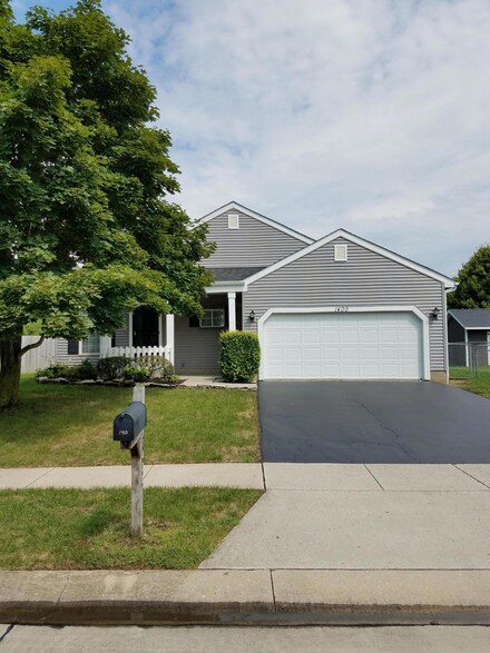 1400 Aronia Ct, Galloway, OH 43119