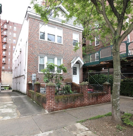 39-17 51st St, Flushing, NY 11377