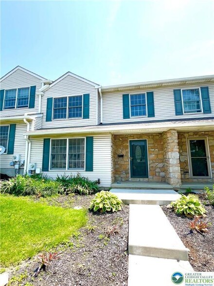 523 S New St, Nazareth, PA 18064