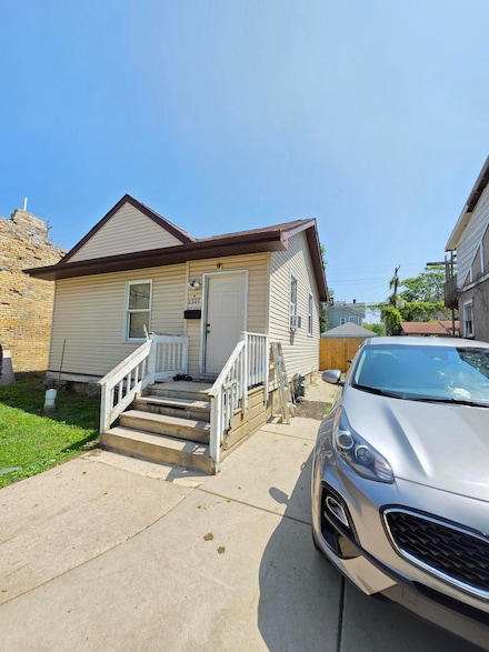 1309 Villa St, Racine, WI 53403