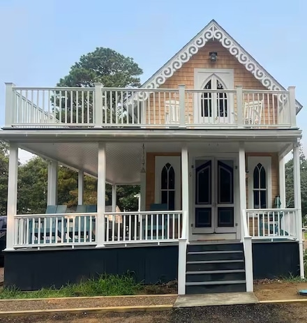 9 Brunswick Ave, Oak Bluffs, MA 02557
