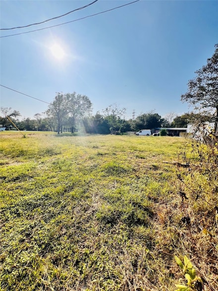 1002 Carnegie St, Baytown, TX 77520
