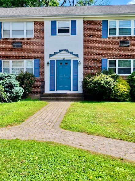 19 Colonial Dr Unit B, Rocky Hill, CT 06067