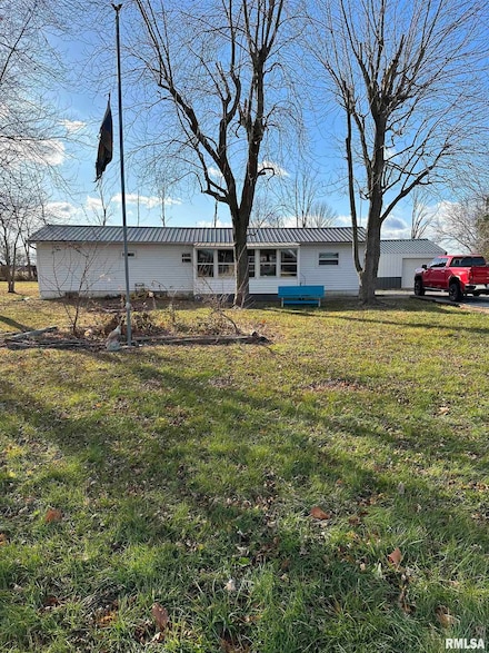 4122 Parakeet Rd, Tamaroa, IL 62888