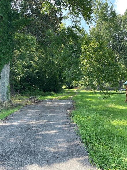 2711 Shell Rd, Hampton, VA 23661