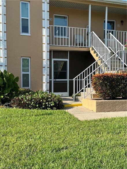 1950 W Crown Pointe Blvd Unit 106, Naples, FL 34112