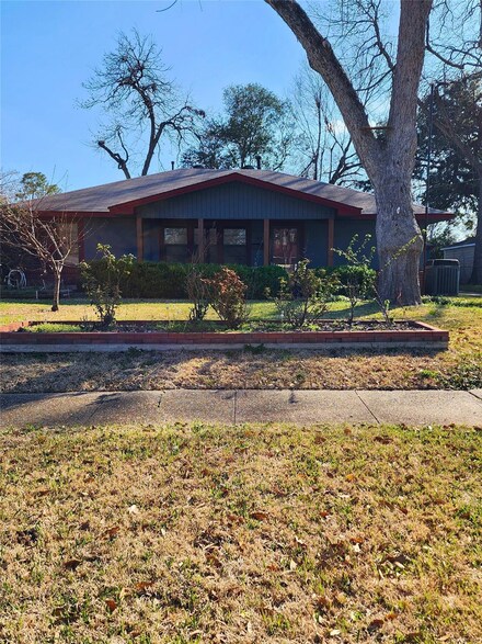 355 Leland Ave, Shreveport, LA 71105
