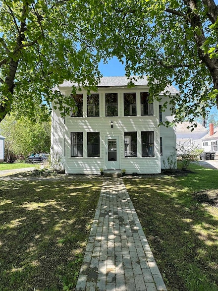 8 Main St, Bennington, NH 03442