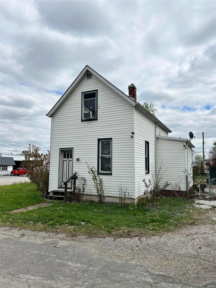 402 S 23rd St, Belleville, IL 62226
