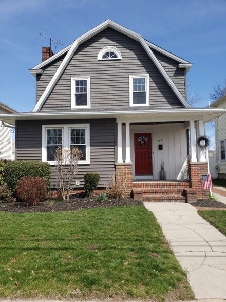 61 Burnside St, Cranston, RI 02910