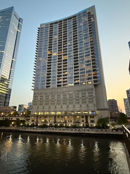 333 N Canal St Unit 2505, Chicago, IL 60606