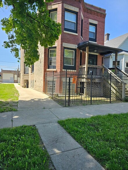 7040 S Justine St, Chicago, IL 60636
