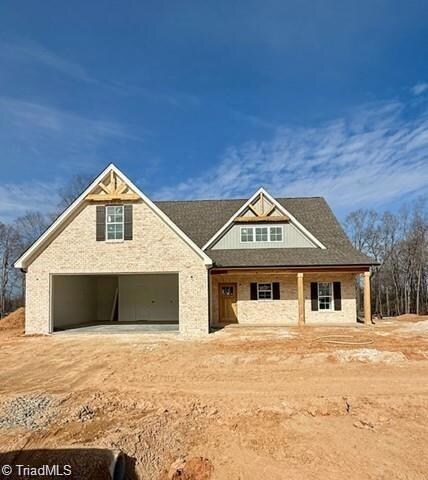 202 Enclave Dr, Clemmons, NC 27012