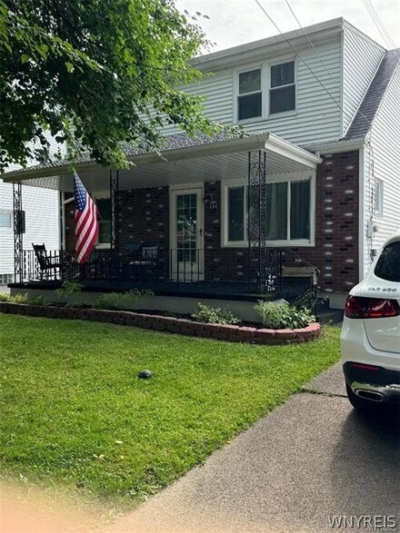 444 74th St, Niagara Falls, NY 14304