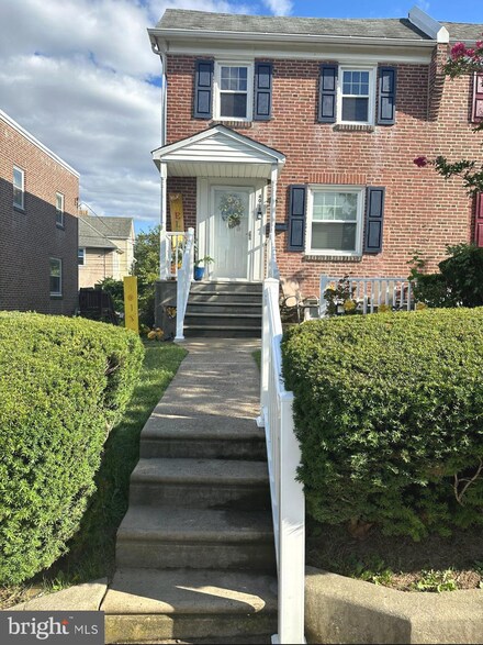 4018 Redden Rd, Drexel Hill, PA 19026