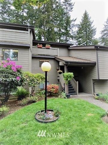 19115 Ballinger Way NE Unit 203, Lake Forest Park, WA 98155