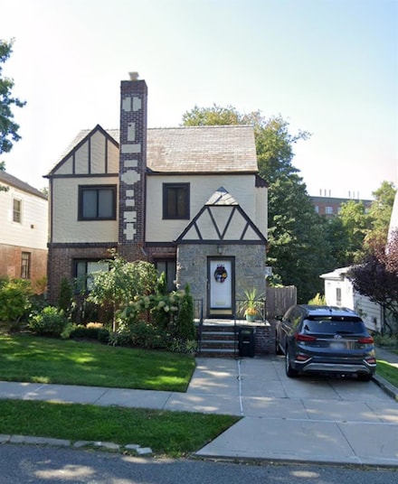 4740 Glenwood St, Little Neck, NY 11362
