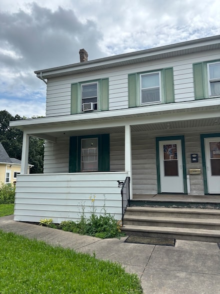 418 N 4th St, Dekalb, IL 60115