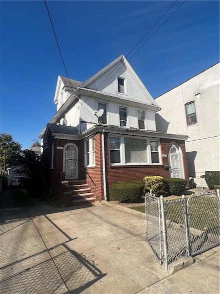 2032 E 15th St, Brooklyn, NY 11229