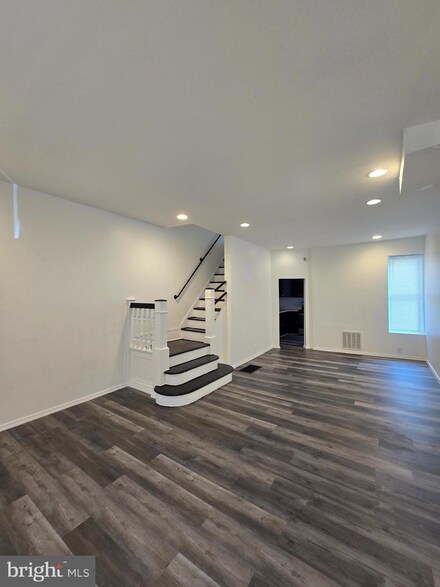 2741 N Dover St, Philadelphia, PA 19132