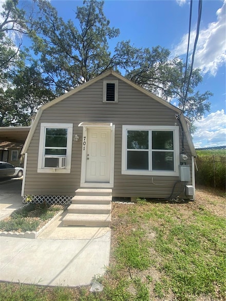 701 E Hanlon St, Tampa, FL 33604