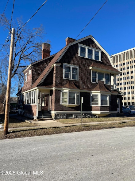3 Pine St, Glens Falls, NY 12801
