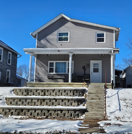 603 E 8th St, Muscatine, IA 52761