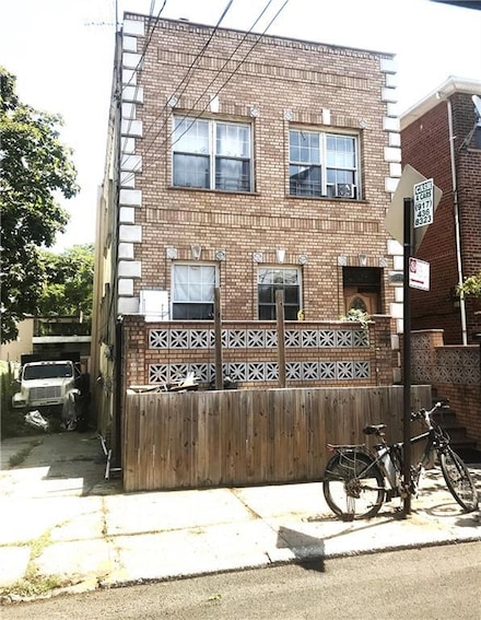2319 W 12th St, Brooklyn, NY 11223