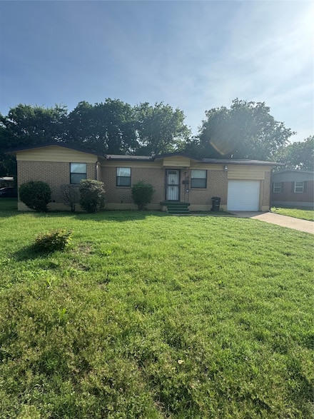 1208 Savage Dr, Fort Worth, TX 76134