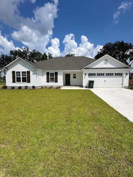 5 Ray Dr, Ray City, GA 31645